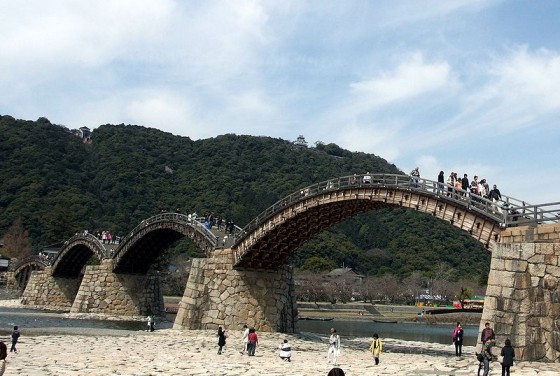 800px-Kintai_bridge